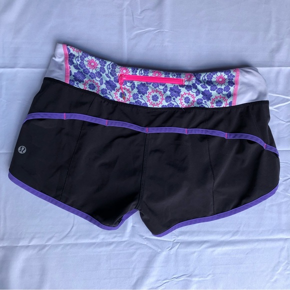 EUC Lululemon Groovy Run Shorts Size Dot 6, 2” Inseam - Picture 3 of 7